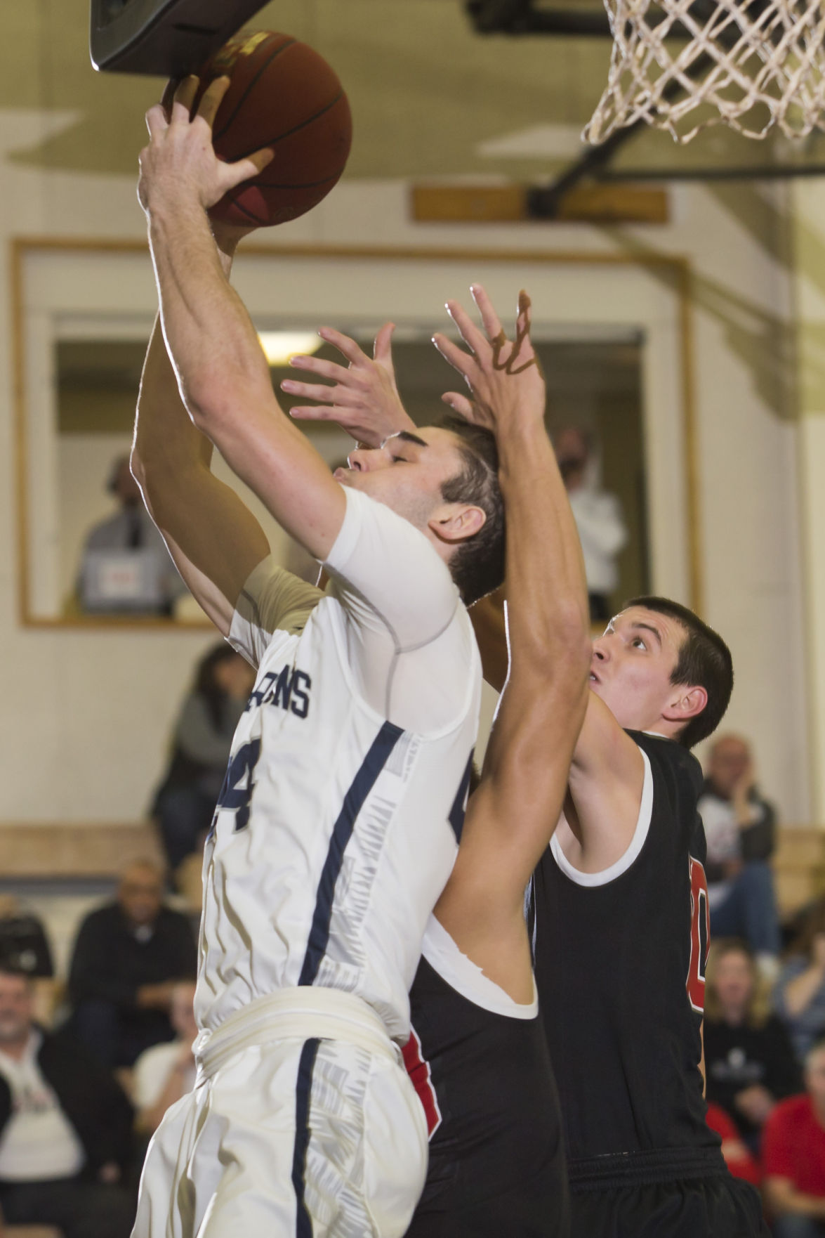 020216-qct-spt-clinton-pv-hoops-002